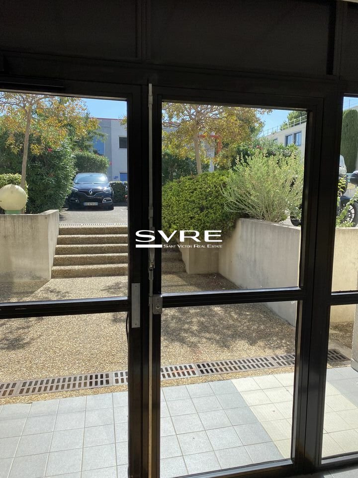 256022768_13_002005_12