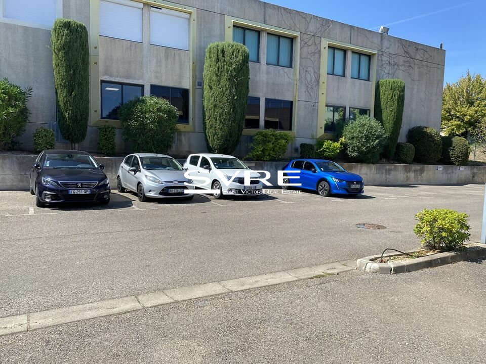 256479246_13_002005_15