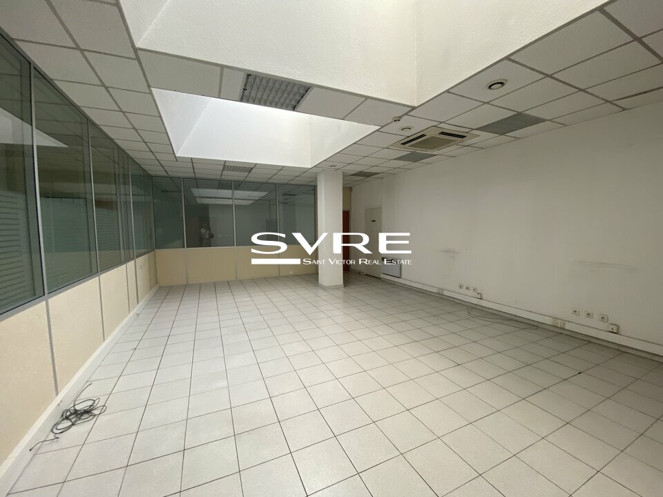 262380531_13_000990_5