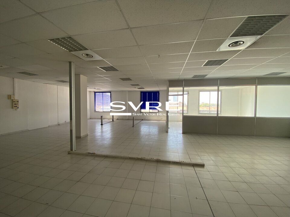 262409477_13_000990_10