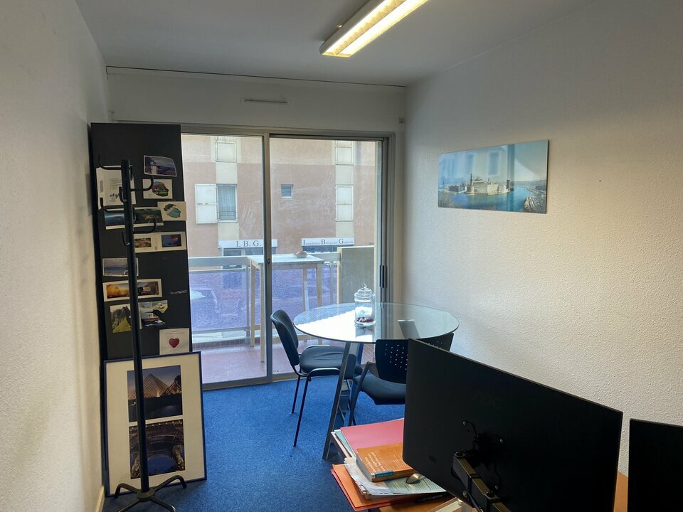 317155373_13_001945_5