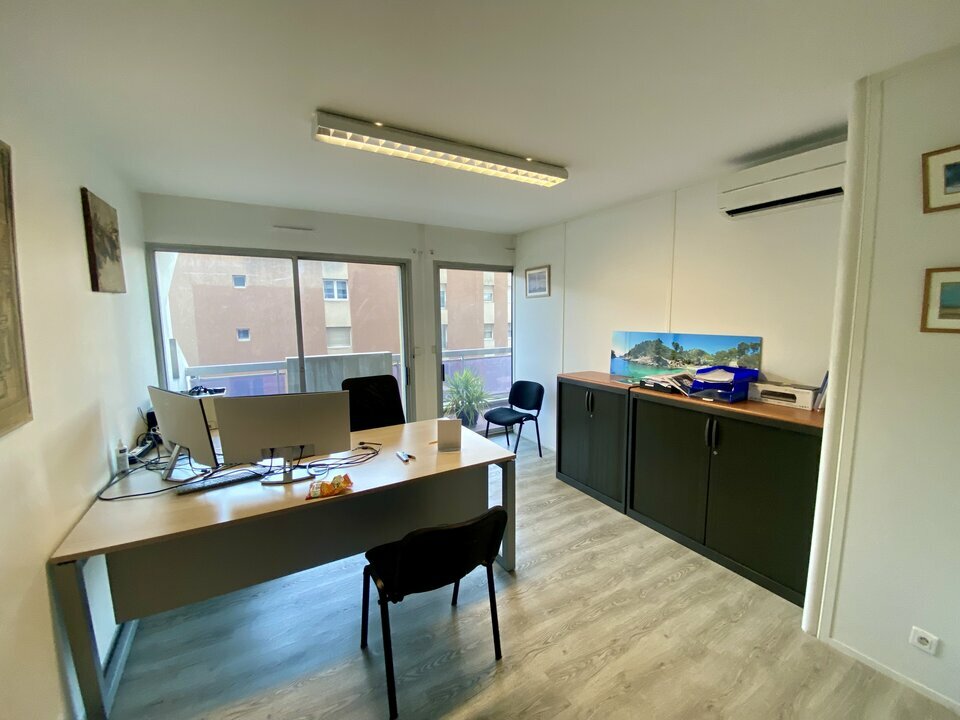 317186772_13_001945_10