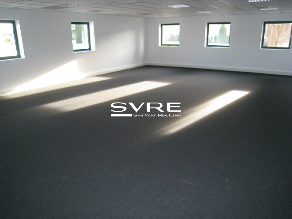 573968936_13_001992_4