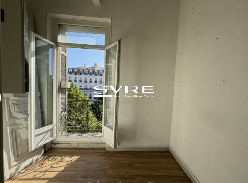 723636033_13_001964_6