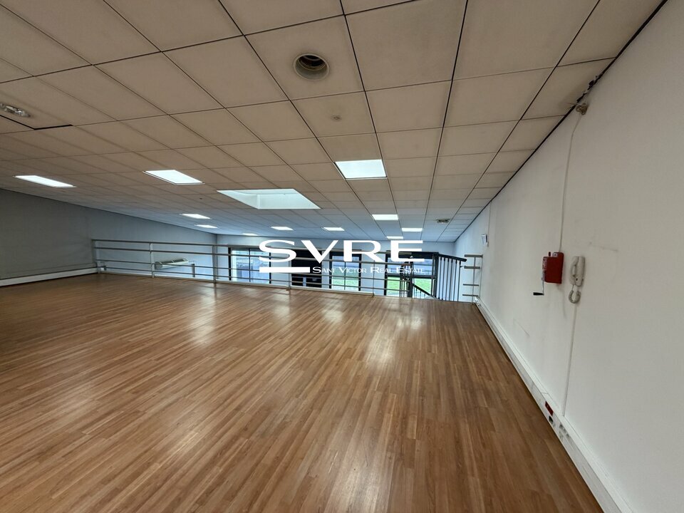 936104284_13_002086_7