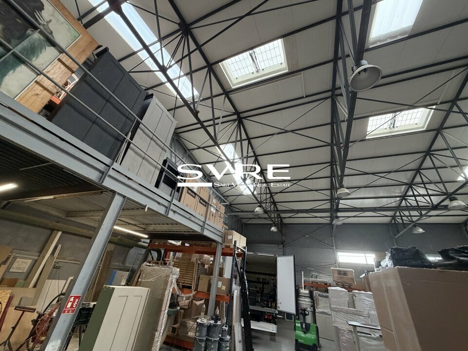 074761693_13_002101_2