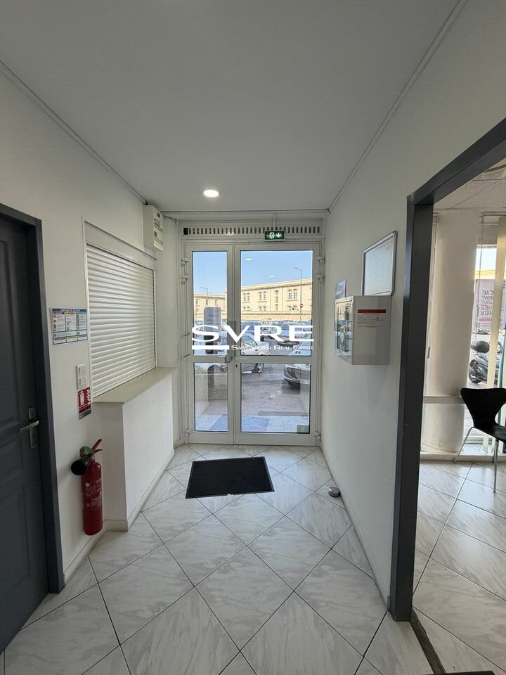 152709478_13_002110_6