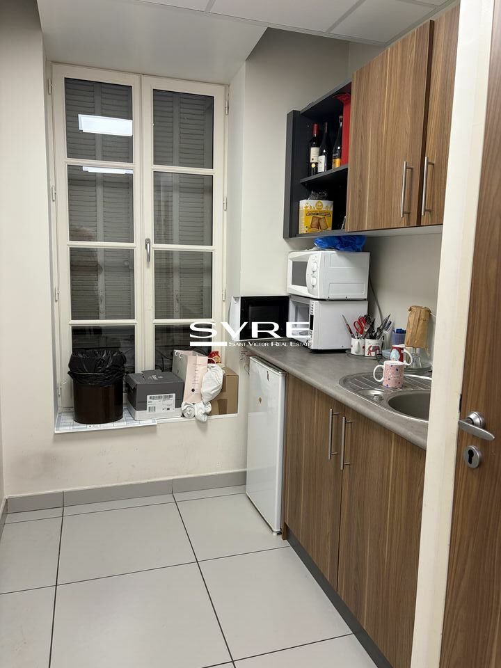 659751219_13_002109_10