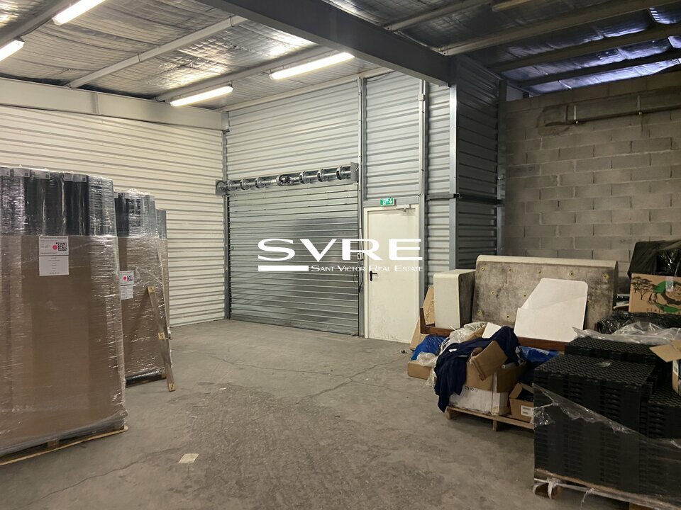 701318399_13_001870_8