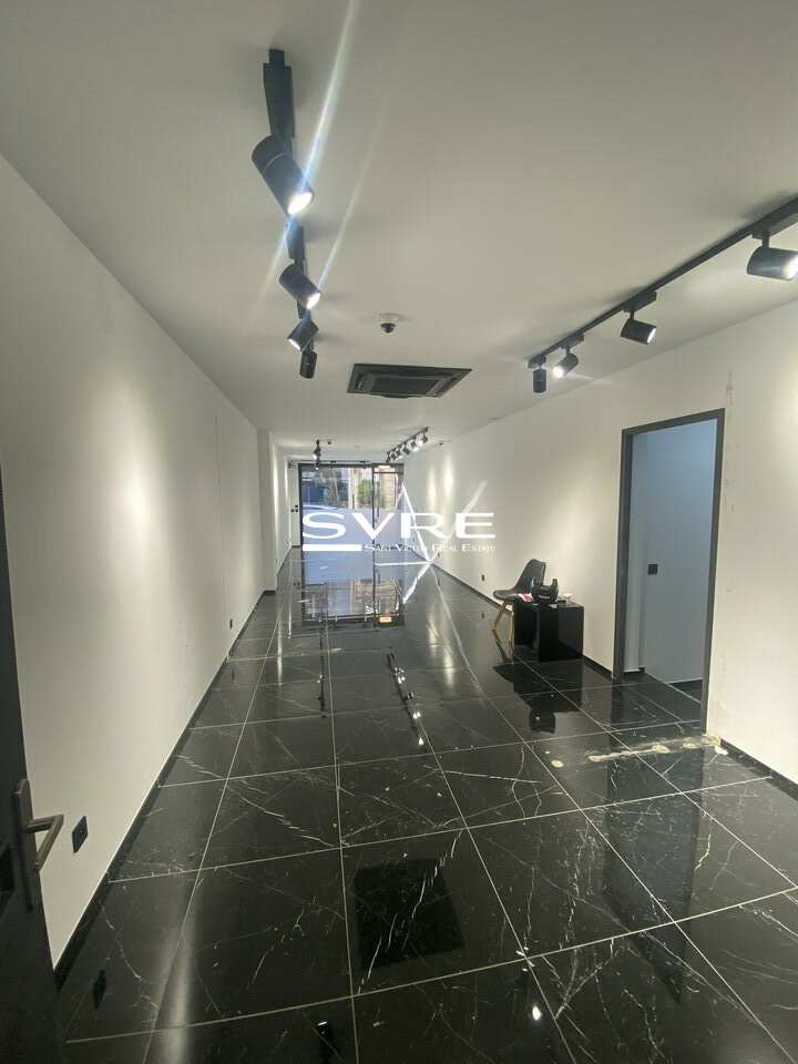 755782871_13_001957_4